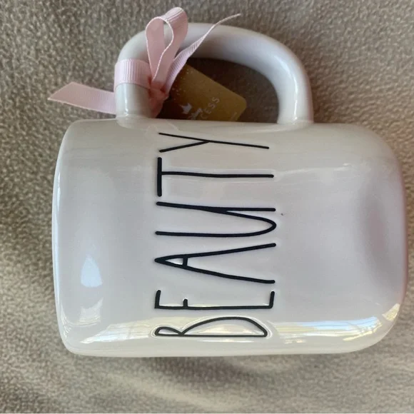 **SOLD***🚨Rae Dunn ❄️👸🏻”Beauty”Disney Mug, Double Sided Elsa,❄️👸🏻 - Picture 8 of 10